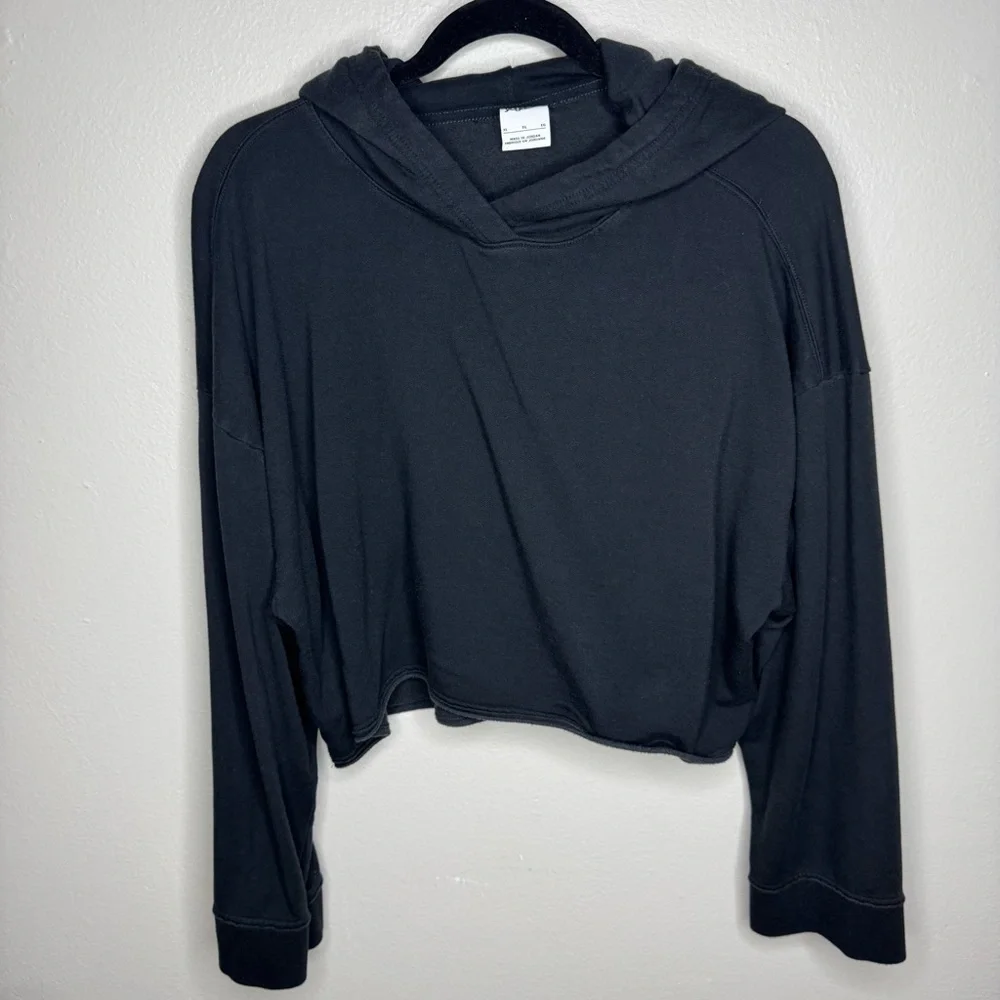 Nike Yoga Luxe Women's Cropped Fleece Hoodie in Black